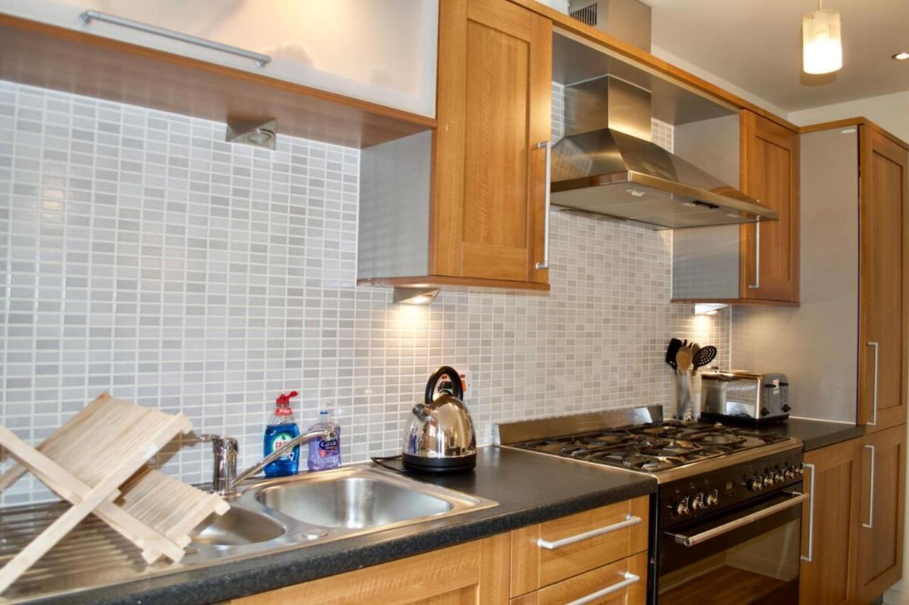 Modern 2 Bedroom City Centre Flat Эдинбург Экстерьер фото